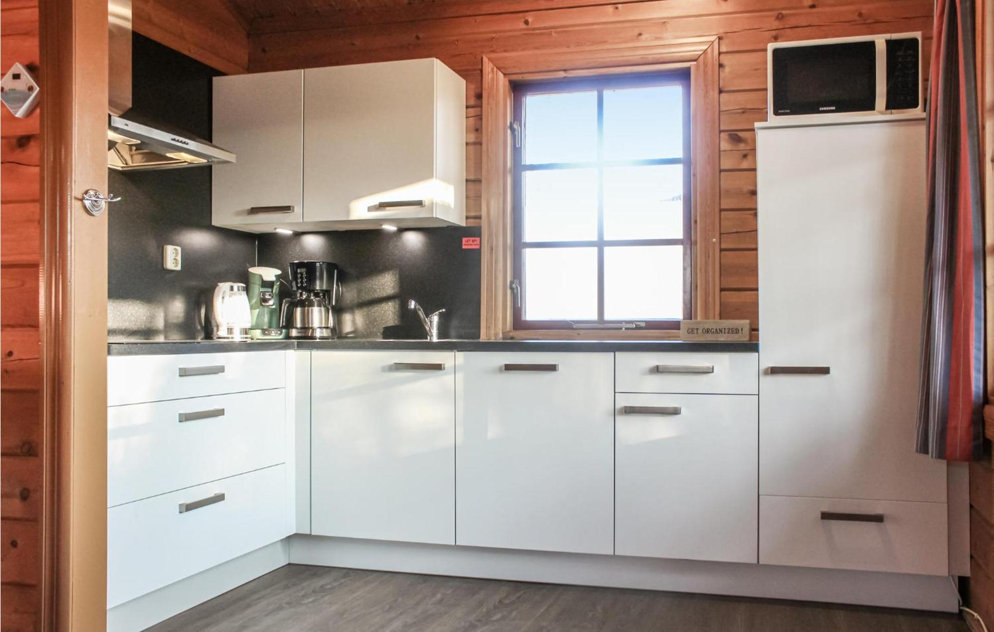 Awesome Home In Gramsbergen With Kitchen Buitenkant foto